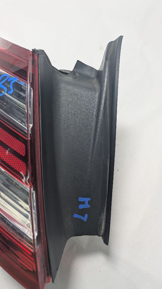 2015 FORD TAURUS 6cyl Gasoline 3.5 Left TAIL LAMP - 440560 — photo 2