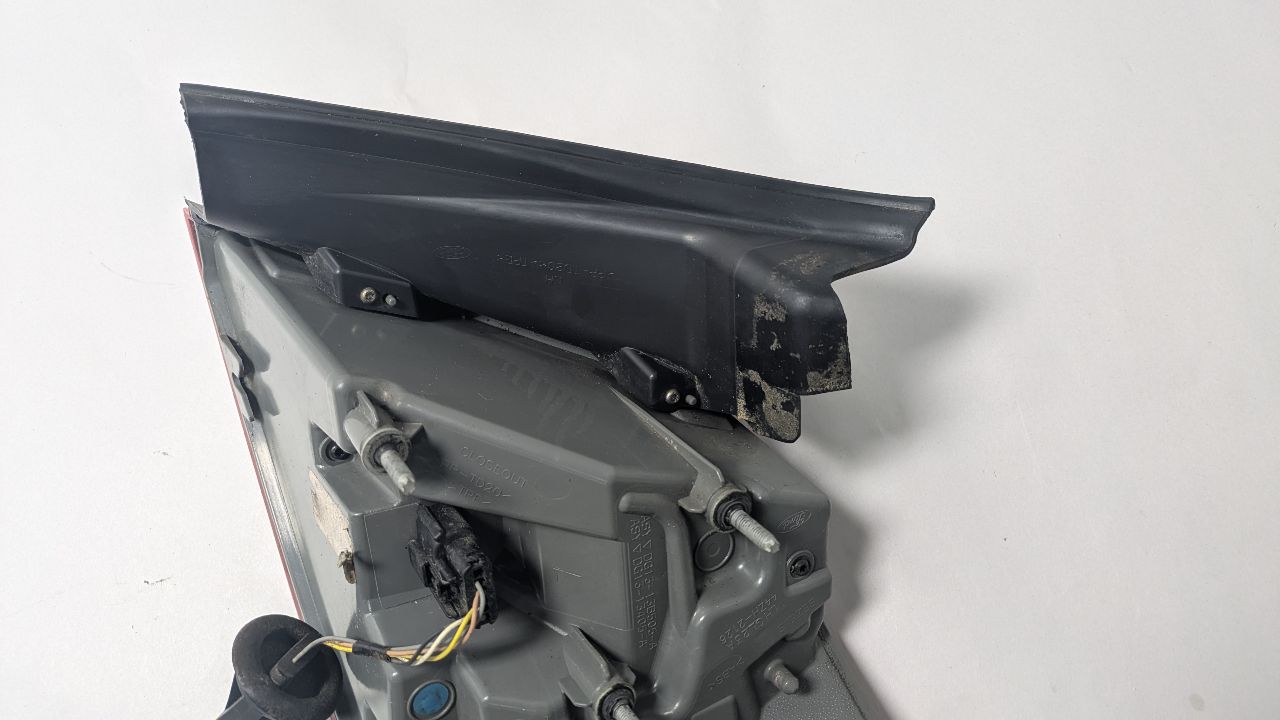 2015 FORD TAURUS 6cyl Gasoline 3.5 Left TAIL LAMP - 440560 — photo 4