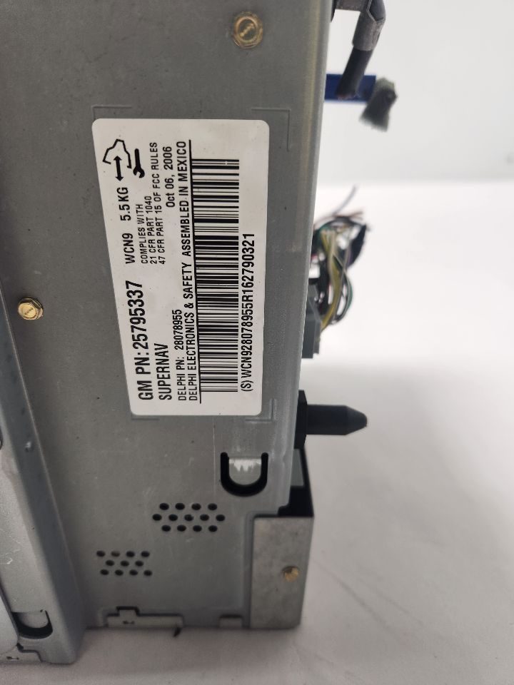 2007 CADILLAC ESCALADE 8cyl 6.2 liter gasoline Radio Audio - 440993 — photo 4
