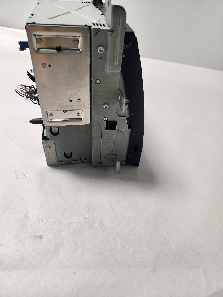 2007 CADILLAC ESCALADE 8cyl 6.2 liter gasoline Radio Audio - 440993 — photo 5