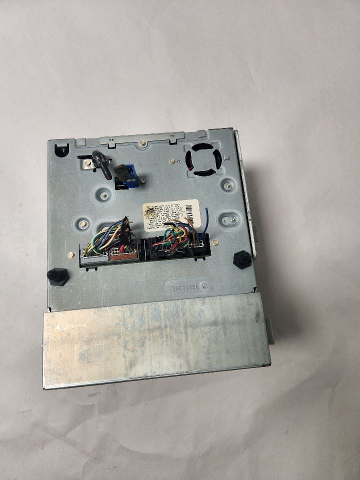2007 CADILLAC ESCALADE 8cyl 6.2 liter gasoline Radio Audio - 440993 — photo 6