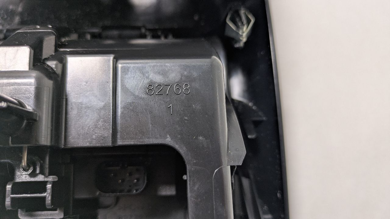 2019 MERCEDES-BENZ E-CLASS Console, Front - 441121 — photo 4