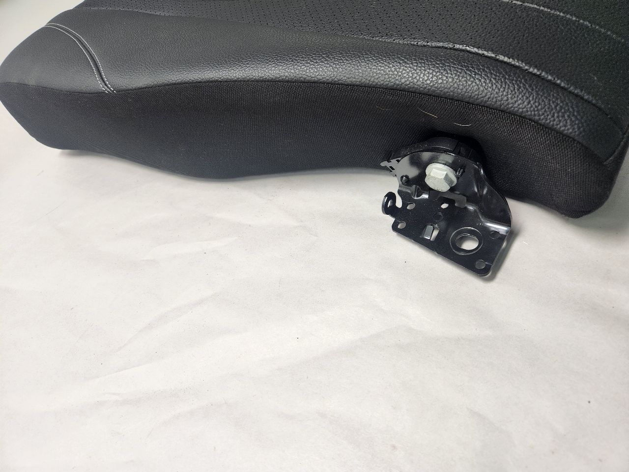 2019 MERCEDES-BENZ E-CLASS SEAT, REAR - 441346 — photo 3