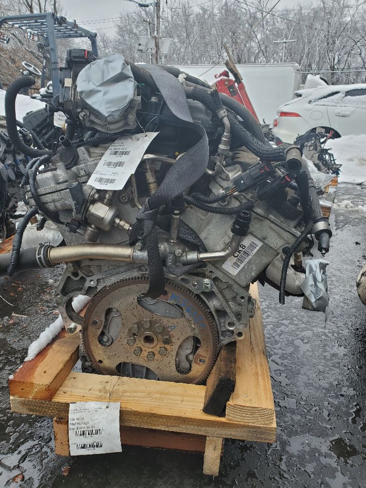 2014 CHEVROLET TRAVERSE 6cyl Gasoline 3.6 ENGINE ASSEMBLY - 441398