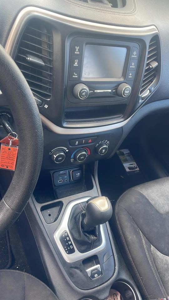 2015 JEEP CHEROKEE Left Knee, Front - 441555 — photo 4