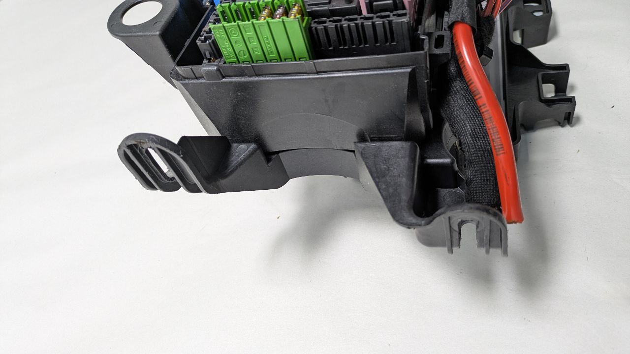 2019 MERCEDES-BENZ E-CLASS Fuse Box, Engine - 441837 — photo 4