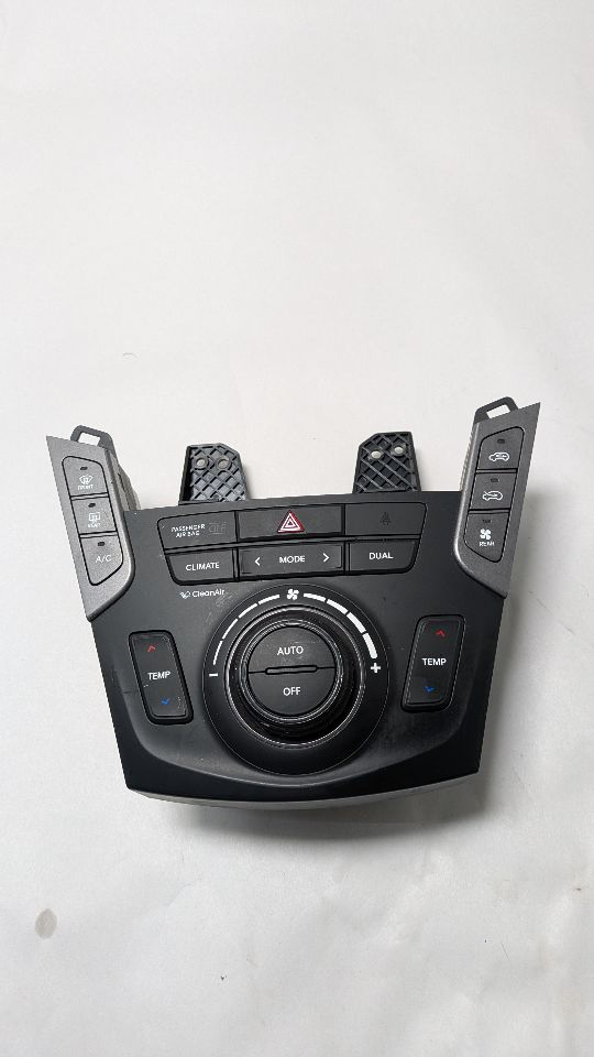 2015 HYUNDAI SANTA FE TEMP CONTROL - 442039 — photo 1