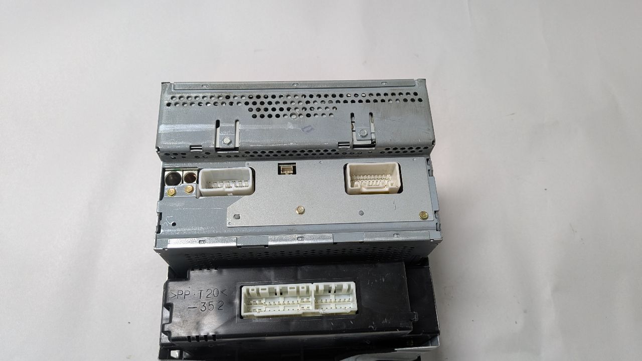 2001 TOYOTA AVALON Radio Audio - 442145 — photo 5