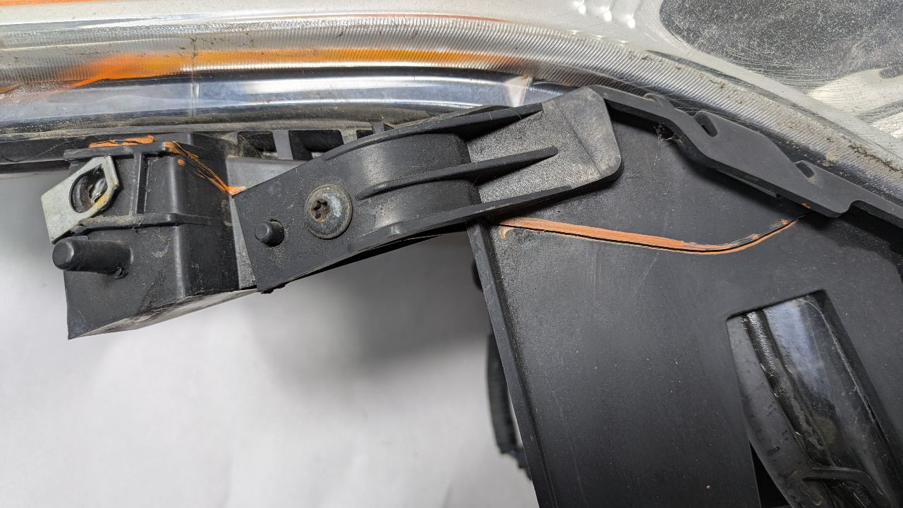 2012 FORD EXPLORER 6cyl Gasoline 3.5 Right HEADLAMP ASSEMBLY - 442615 — photo 3