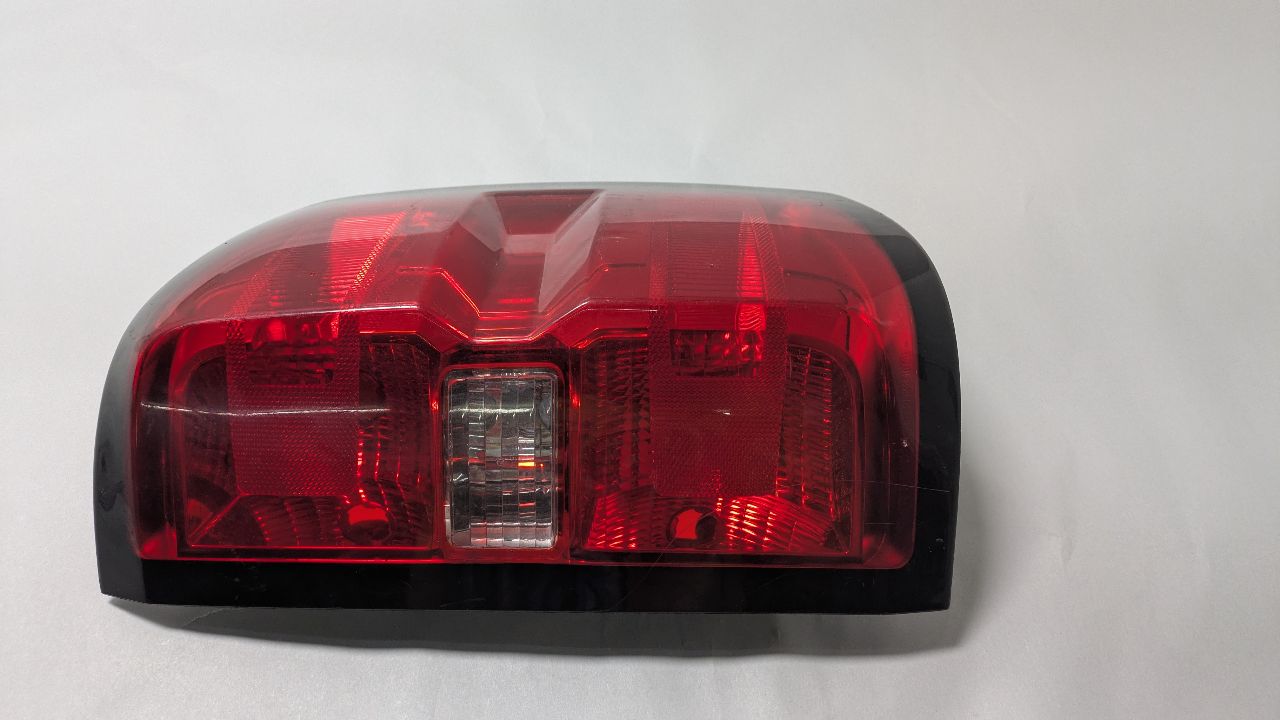 2018 CHEVROLET SILVERADO 1500 PICKUP 5.3L 8cyl Gasoline VVT Right TAIL LAMP - 443550
