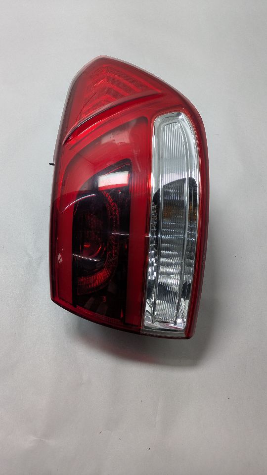 2016 KIA SORENTO Right TAIL LAMP - 443586 — photo 1