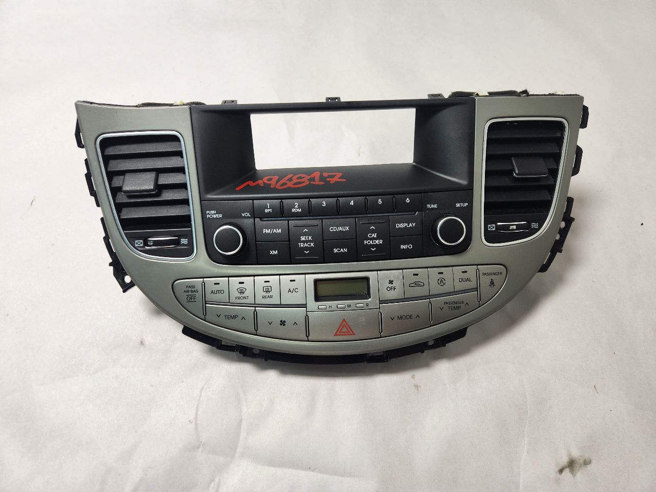 2012 HYUNDAI GENESIS Radio Audio - 443592 — photo 1