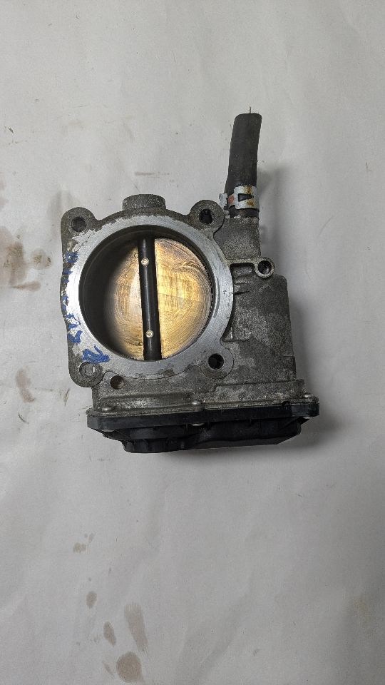 2010 TOYOTA HIGHLANDER THROTTLE BODY ASSY - 443637 — photo 1