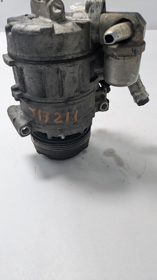 2005 BMW X3 6cyl Gasoline 3.0 AC COMPRESSOR - 443700 — photo 2
