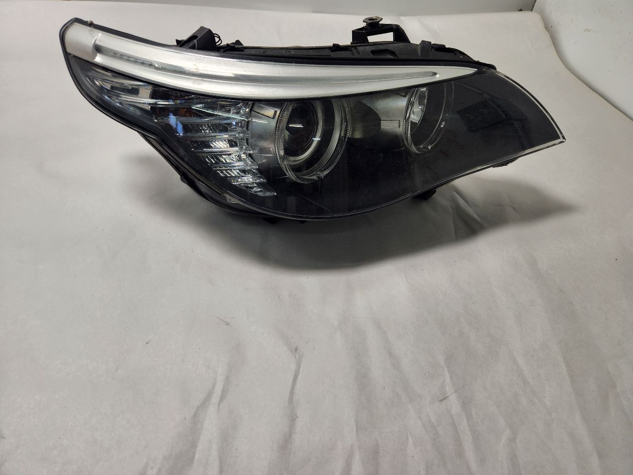 2008 BMW 528i Right HEADLAMP ASSEMBLY - 443871