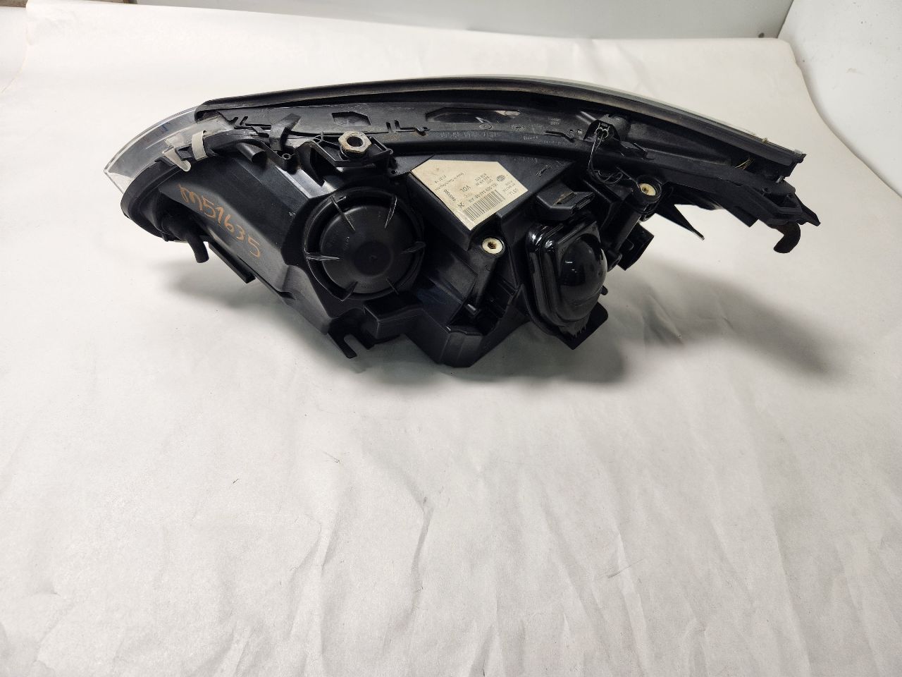 2008 BMW 528i Right HEADLAMP ASSEMBLY - 443871 — photo 2