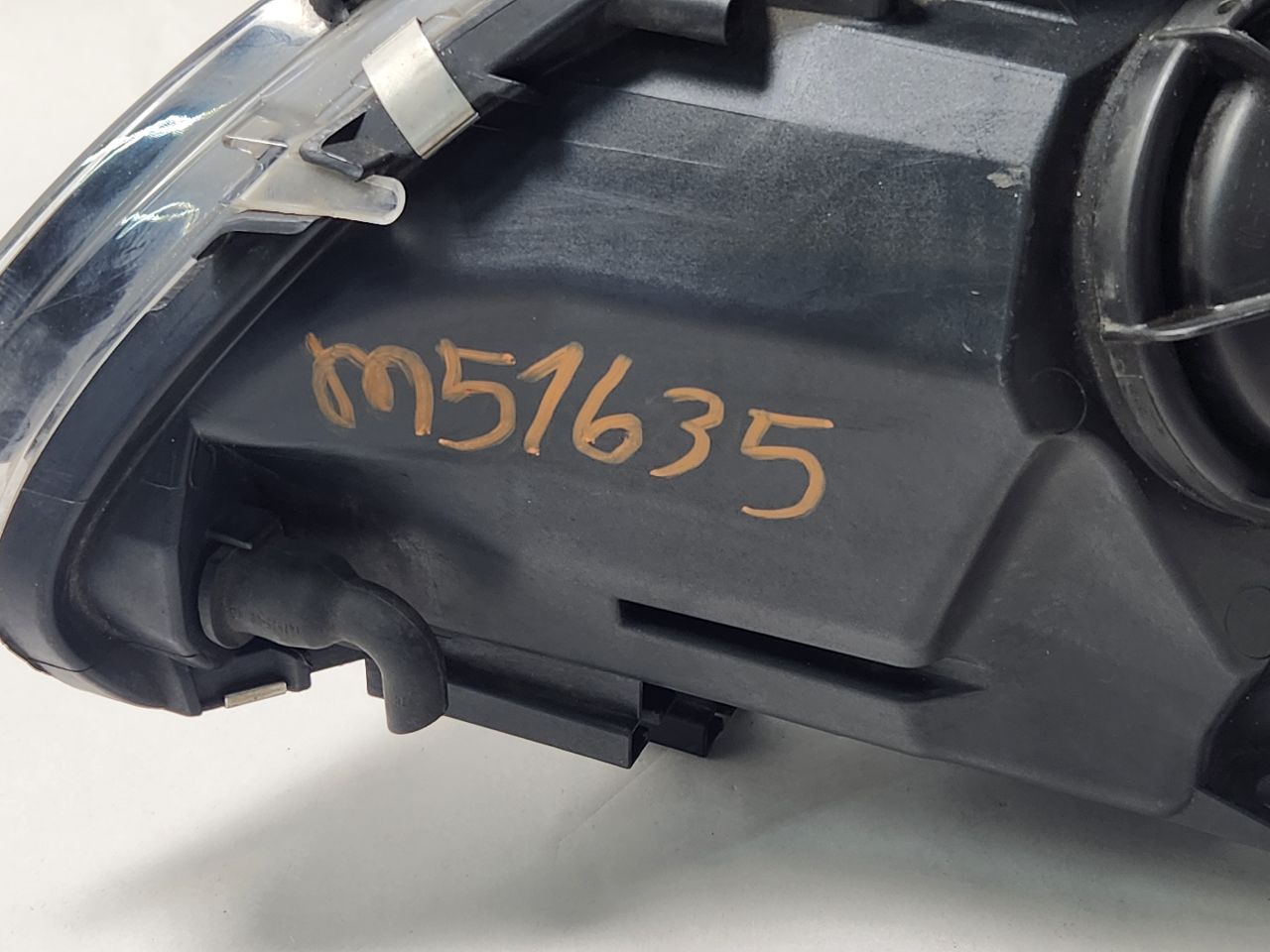 2008 BMW 528i Right HEADLAMP ASSEMBLY - 443871 — photo 4