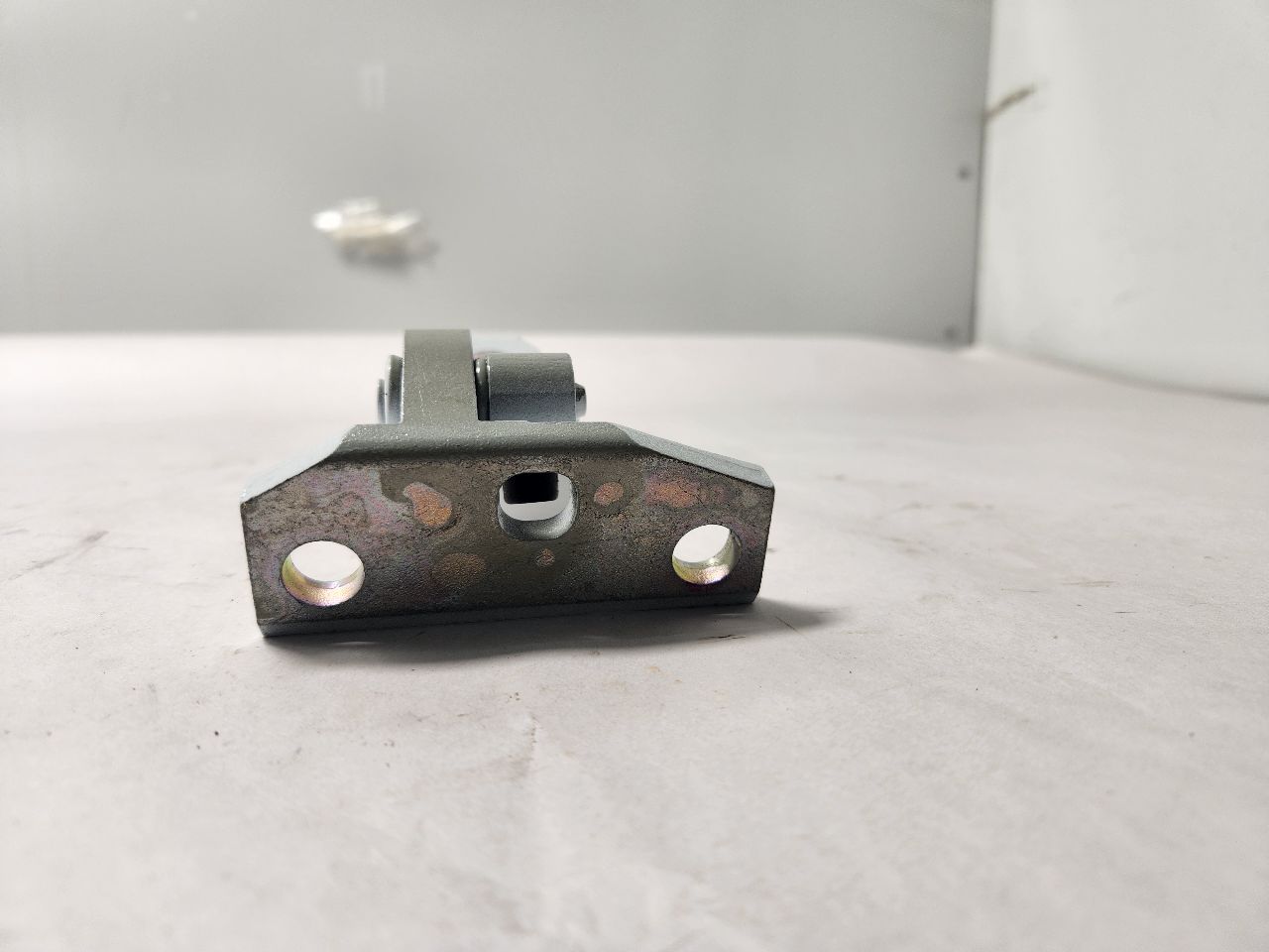 2025 HYUNDAI IONIQ 5 DOOR HINGE, REAR - 444095 — photo 2