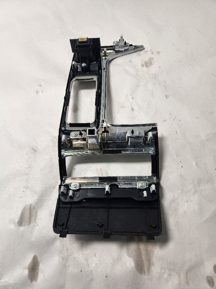 2020 SUBARU ASCENT Console, Front - 444988 — photo 4