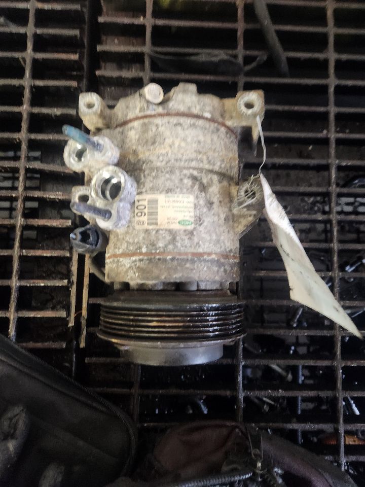 2012 KIA SEDONA AC COMPRESSOR - 445105 — photo 1