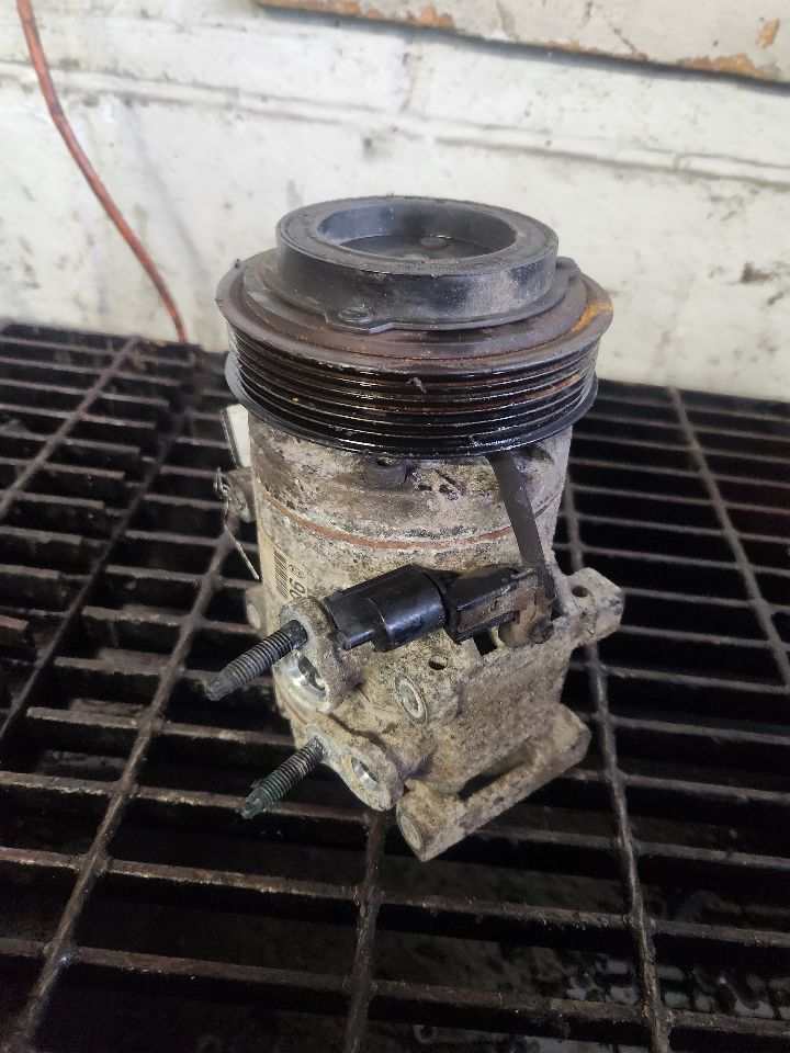 2012 KIA SEDONA AC COMPRESSOR - 445105 — photo 5