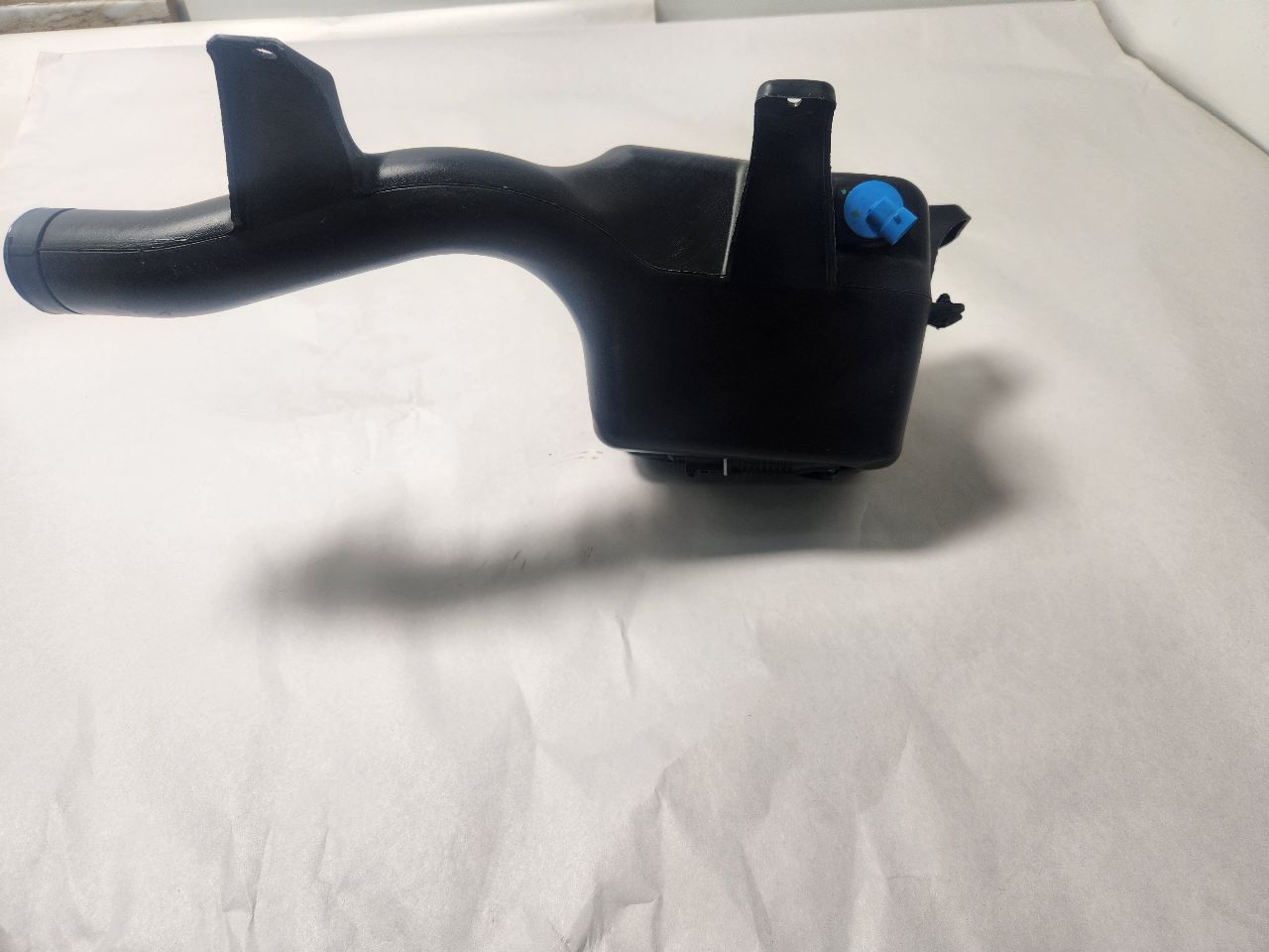 2024 TESLA TESLA S L cyl Wash Reservoir Assy - 445443 — photo 3