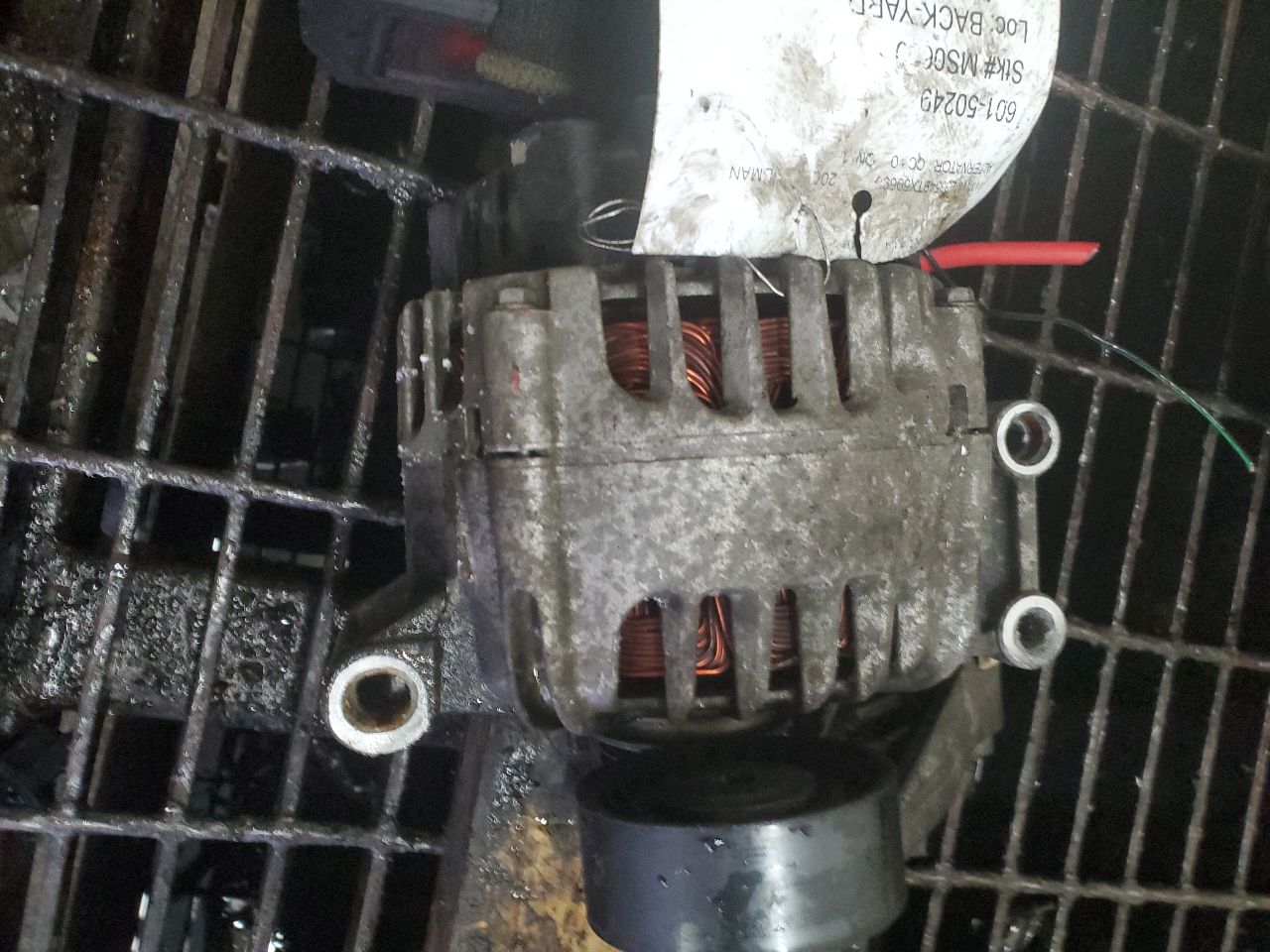 2009 MINI COOPER CLUBMAN 4cyl Gasoline 1.6 ALTERNATOR - 445613 — photo 3