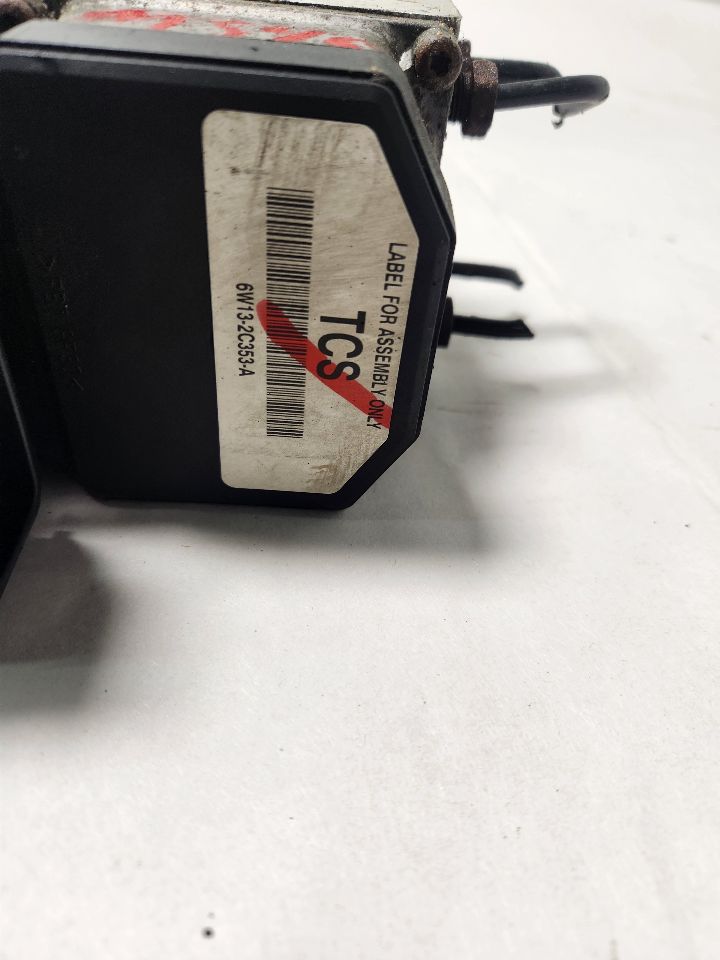2008 LINCOLN & TOWN CAR 8cyl Gasoline 4.6 Anti-lock Brake Pts - 445642 — photo 3