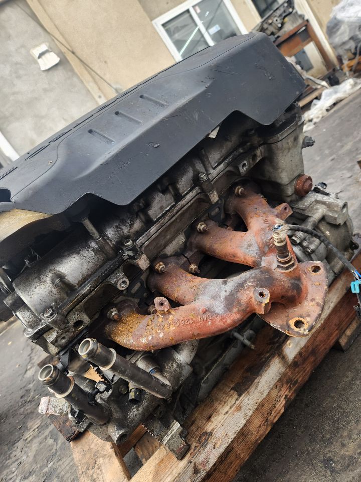 2012 CHEVROLET EQUINOX 4cyl Gasoline 2.4 ENGINE ASSEMBLY - 445903 — photo 1