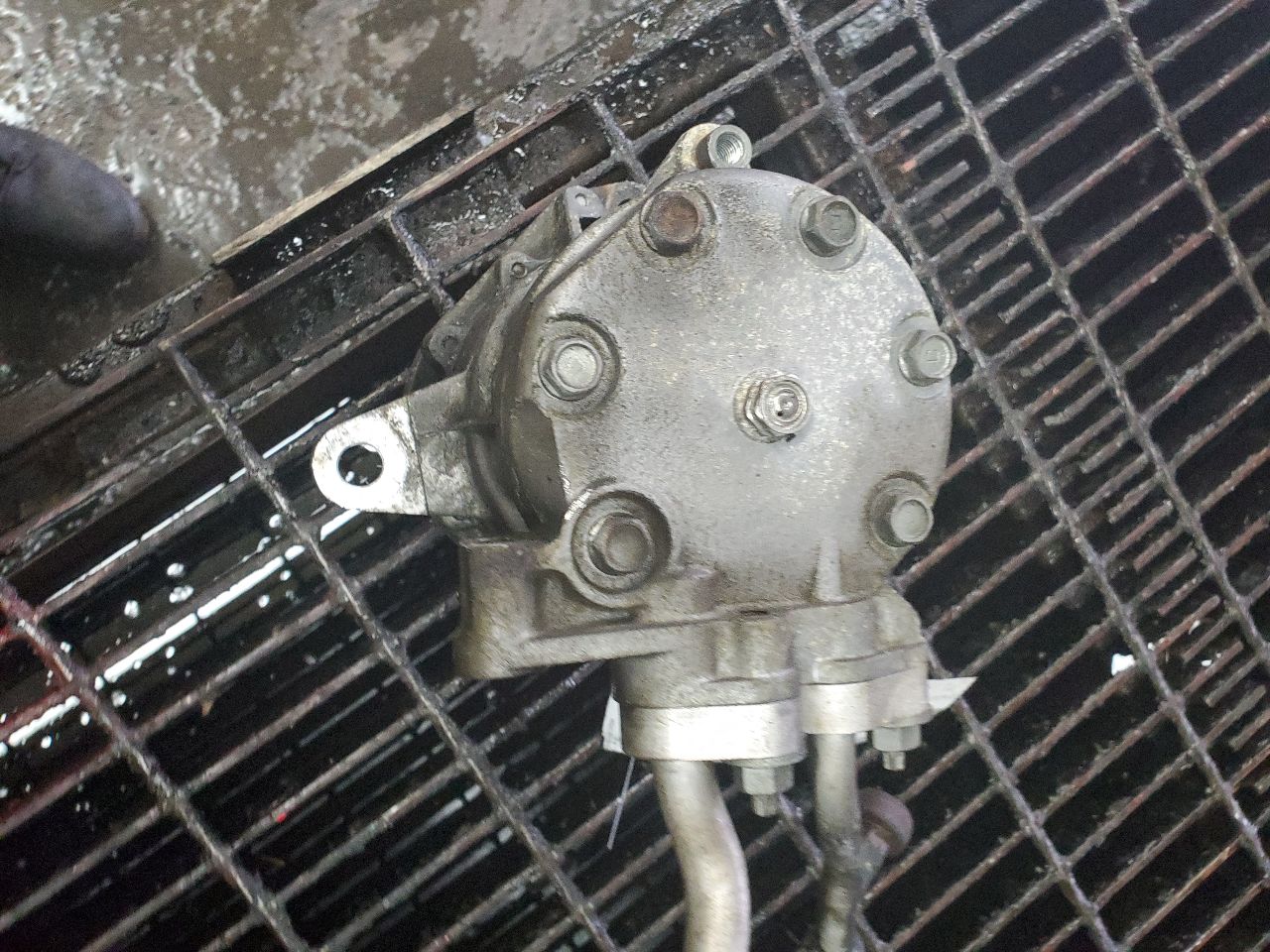 2011 GMC ACADIA AC COMPRESSOR - 446310 — photo 1