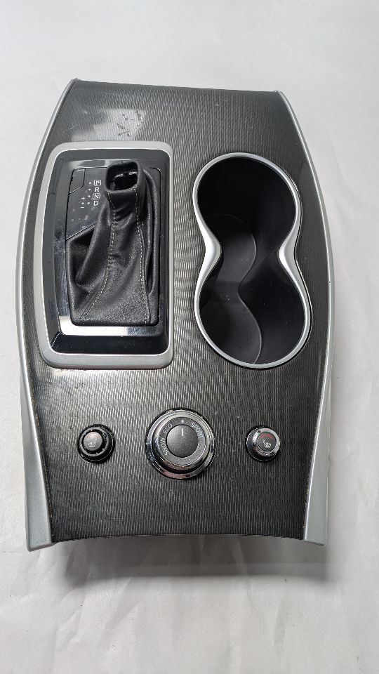 2019 INFINITI QX60 Console, Front - 446385 — photo 1