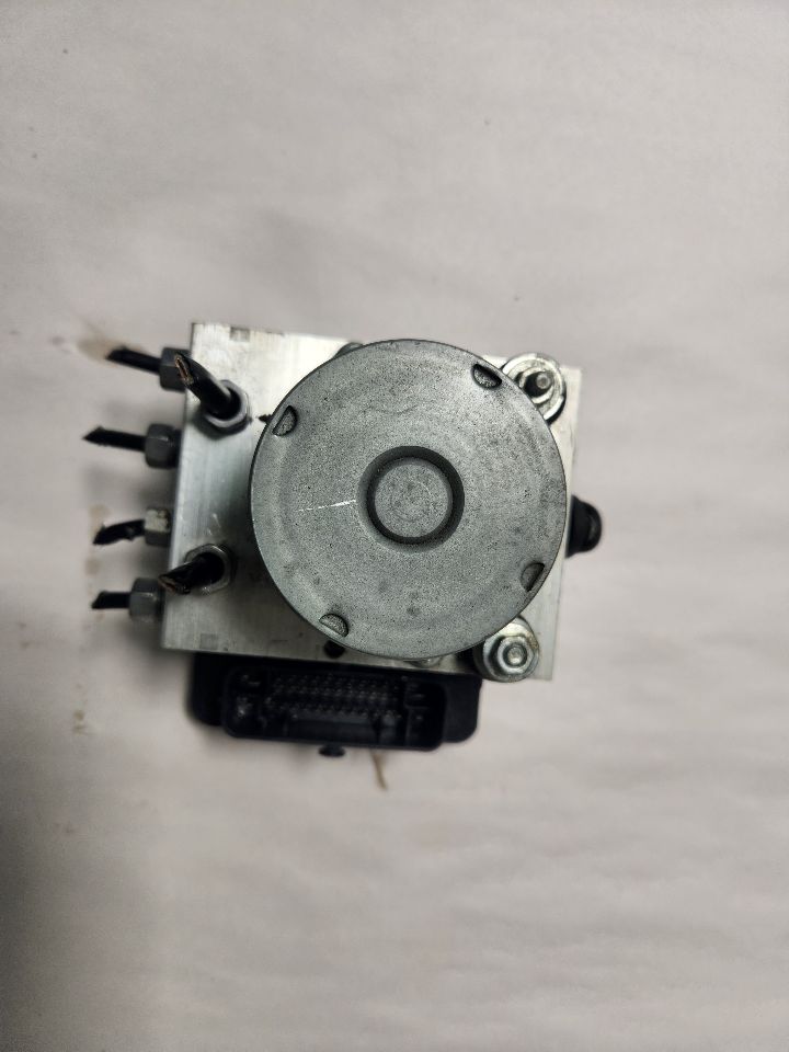 2017 CHRYSLER 200 Anti-lock Brake Pts - 446677 — photo 1