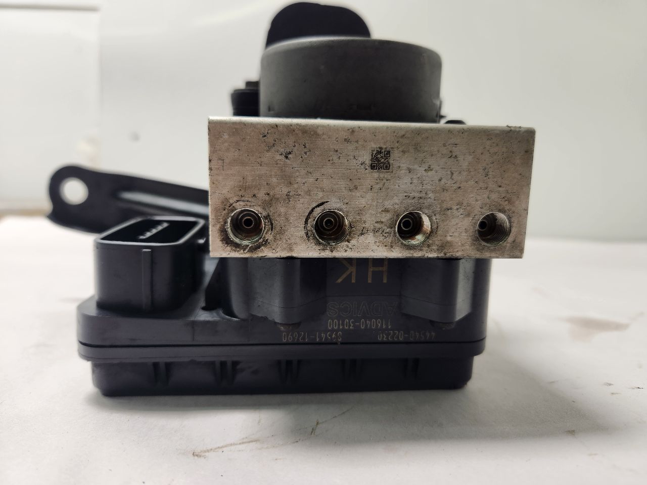 2010 TOYOTA MATRIX Anti-lock Brake Pts - 447013 — photo 2