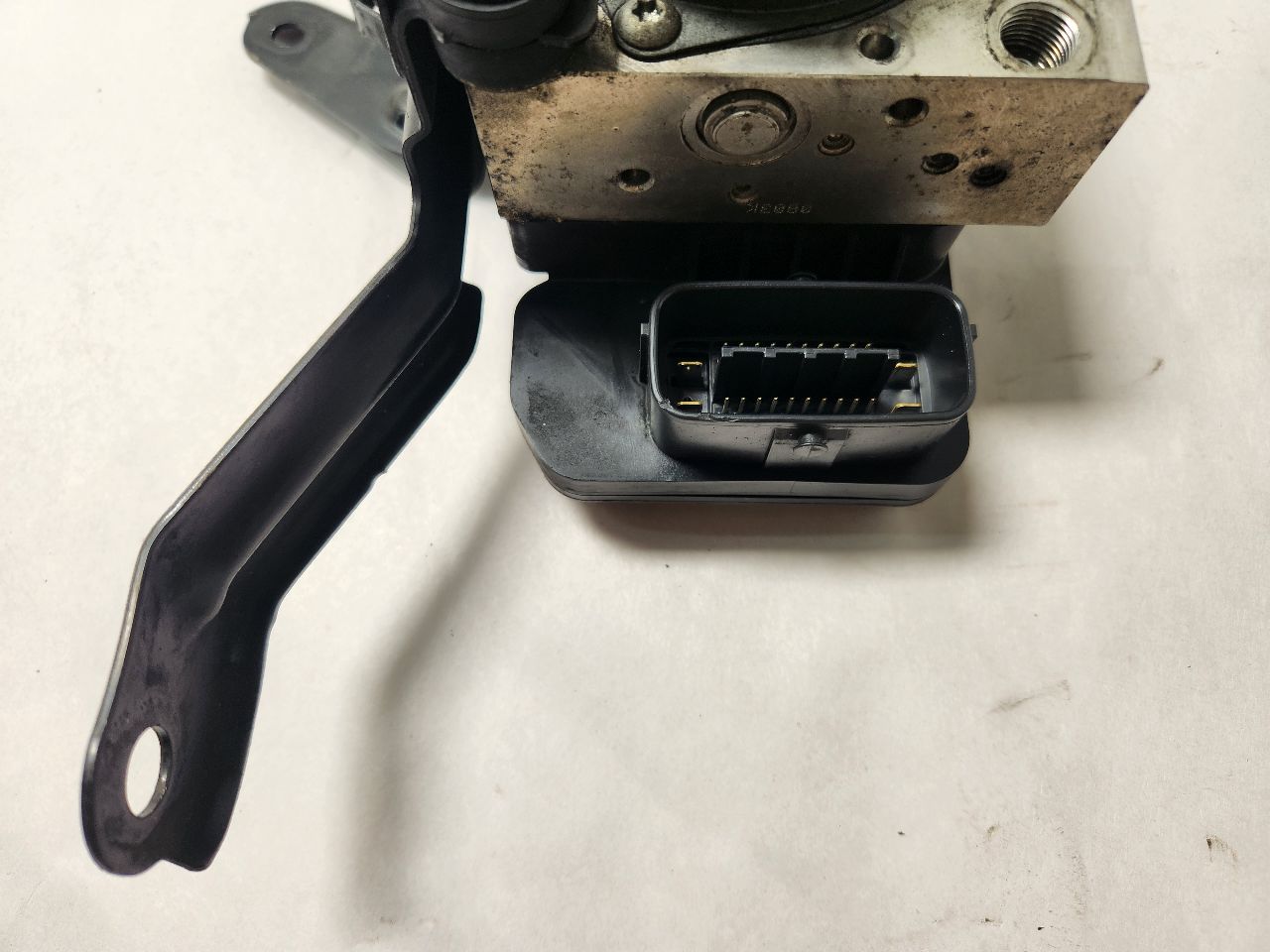 2010 TOYOTA MATRIX Anti-lock Brake Pts - 447013 — photo 4