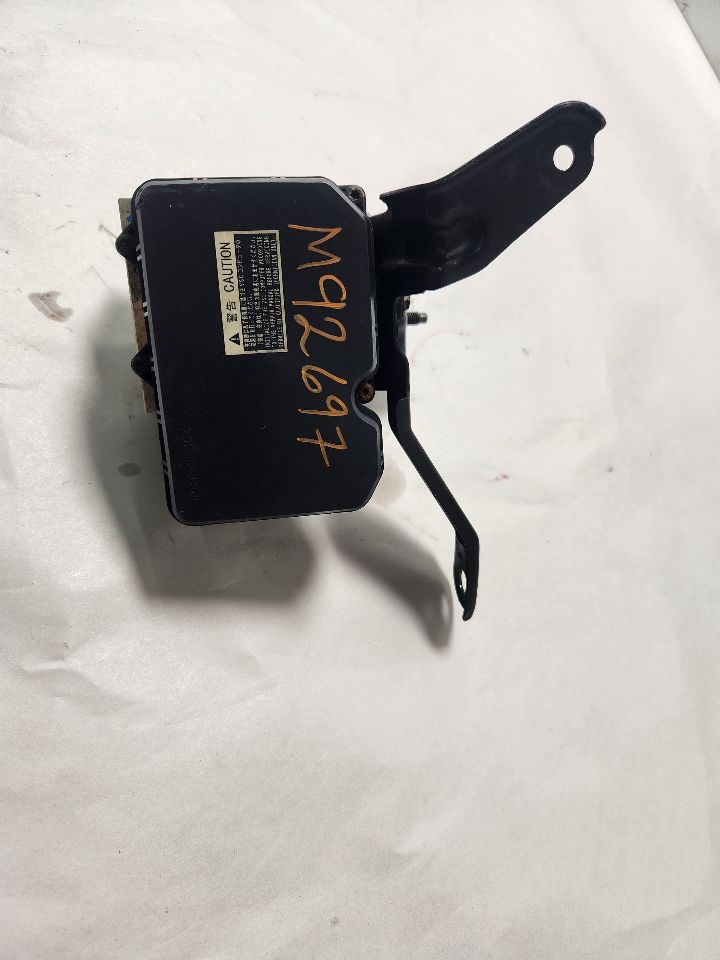 2010 TOYOTA MATRIX Anti-lock Brake Pts - 447013 — photo 7