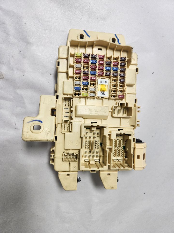 2014 KIA SOUL Fuse Box, Engine - 447025 — photo 1