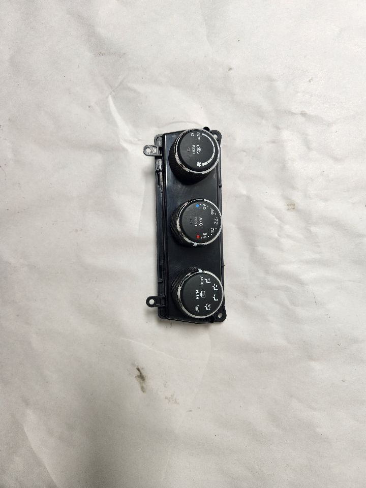 2012 JEEP PATRIOT TEMP CONTROL - 447191 — photo 1