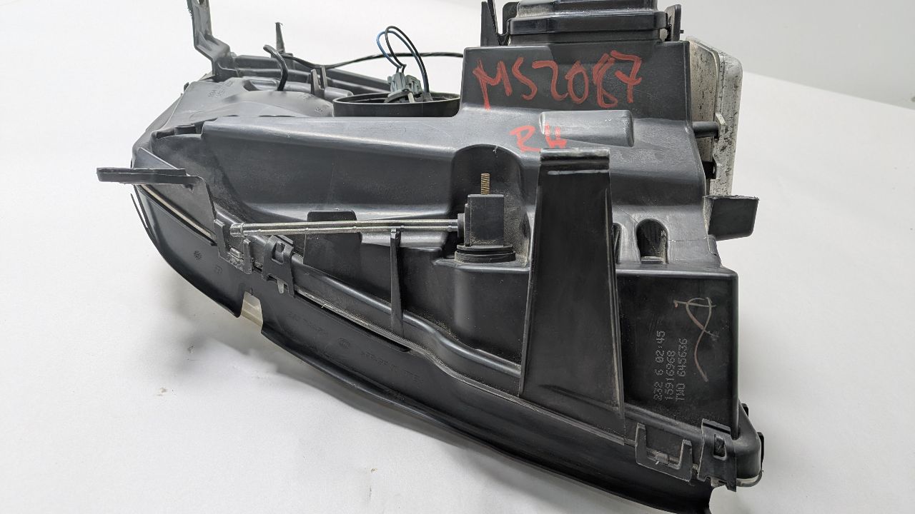 2007 CADILLAC ESCALADE Right HEADLAMP ASSEMBLY - 447238 — photo 4