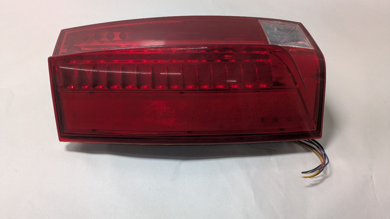 2007 CADILLAC ESCALADE Left TAIL LAMP - 447240 — photo 1