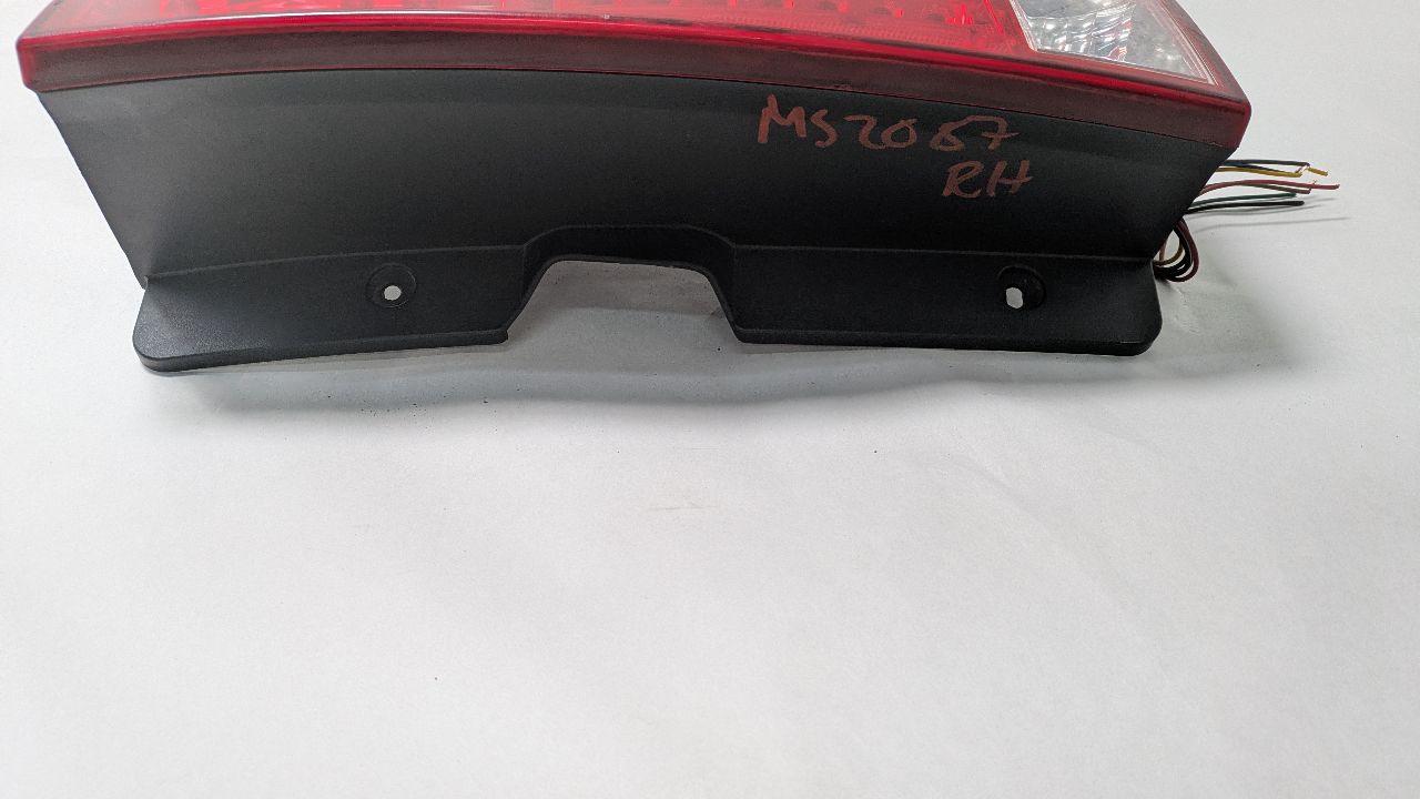 2007 CADILLAC ESCALADE Right TAIL LAMP - 447241 — photo 2