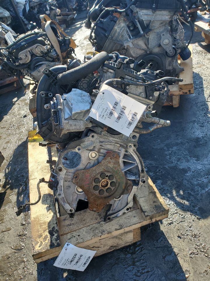 2018 HYUNDAI ELANTRA 2.0L 4cyl Gasoline VVT ENGINE ASSEMBLY - 447388
