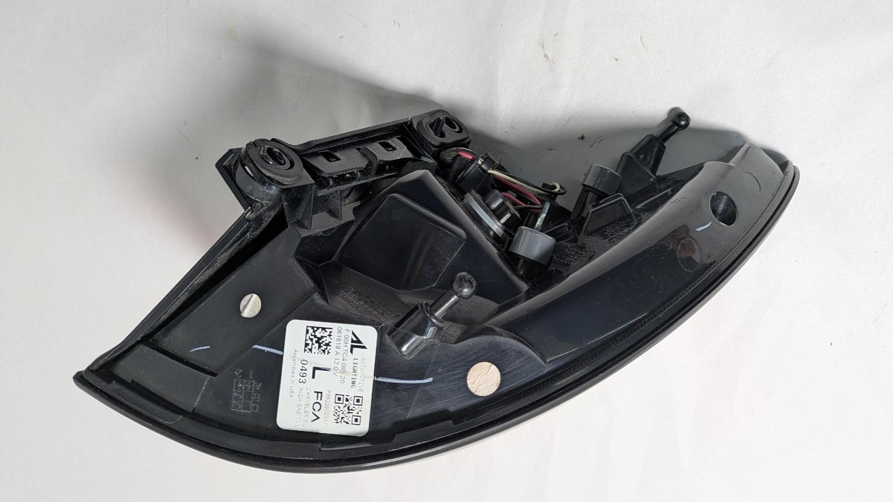 2018 CHRYSLER PACIFICA Left TAIL LAMP - 447595 — photo 4