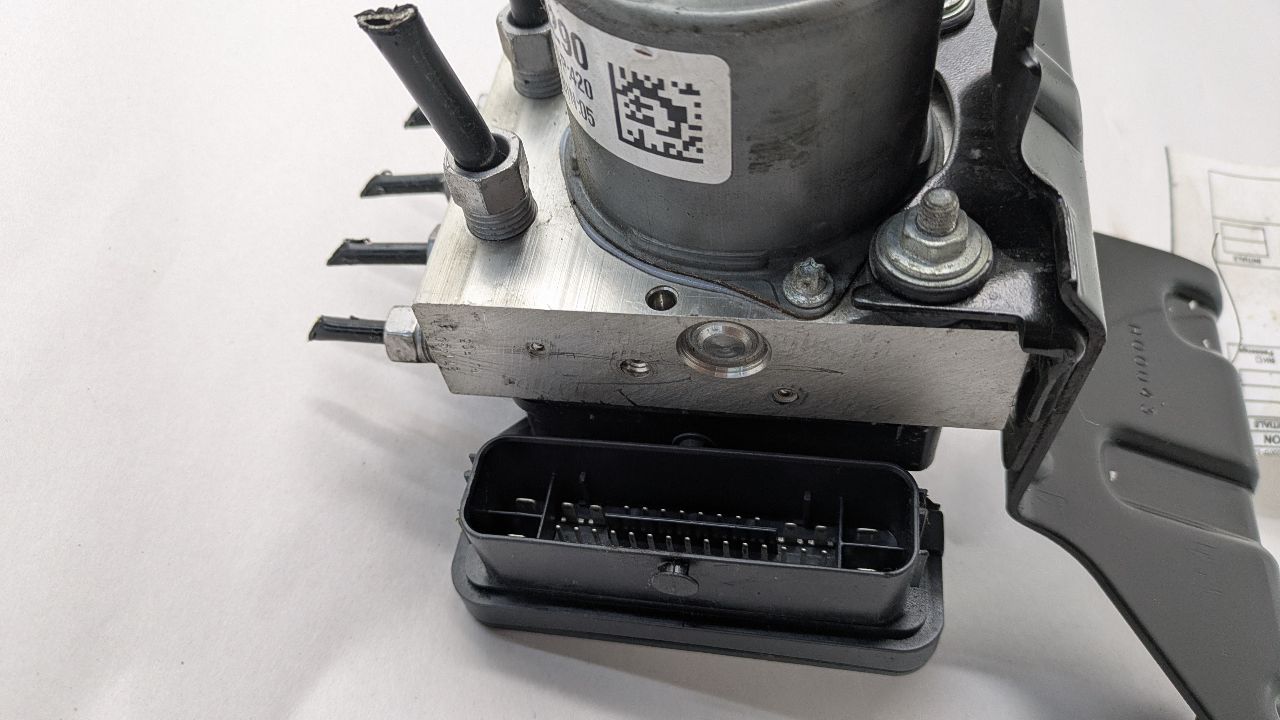2018 CHRYSLER PACIFICA Anti-lock Brake Pts - 447605 — photo 2