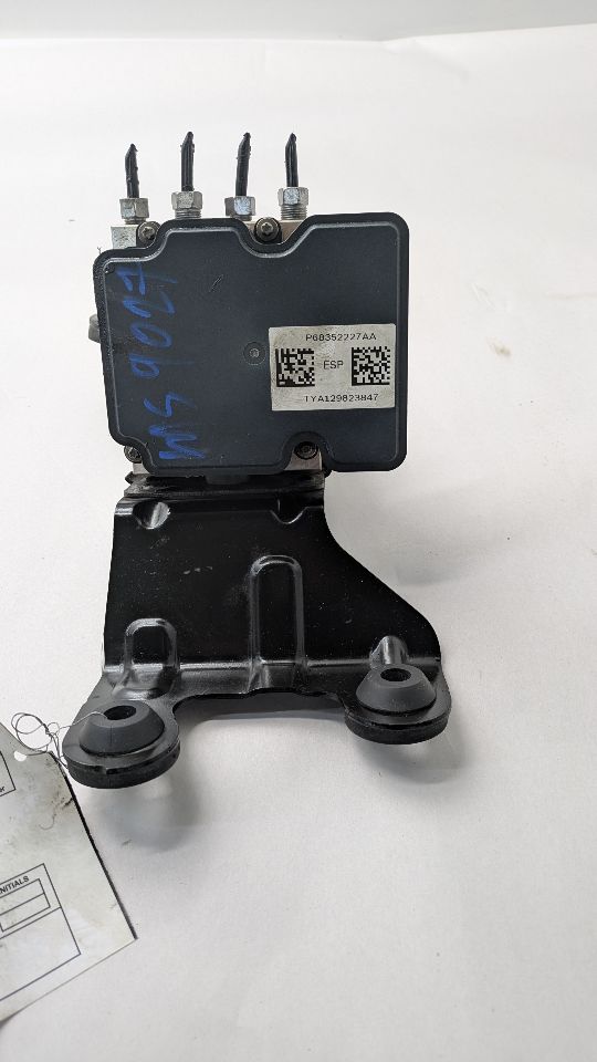 2018 CHRYSLER PACIFICA Anti-lock Brake Pts - 447605 — photo 6