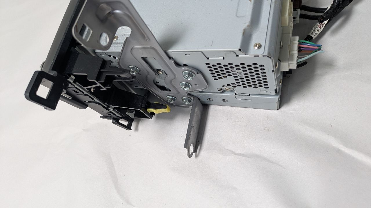 2016 TOYOTA RAV4 Radio Audio - 447672 — photo 3