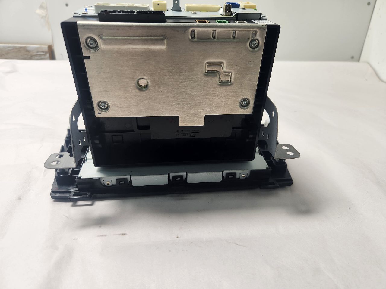 2017 SUBARU LEGACY Radio Audio - 447882 — photo 7