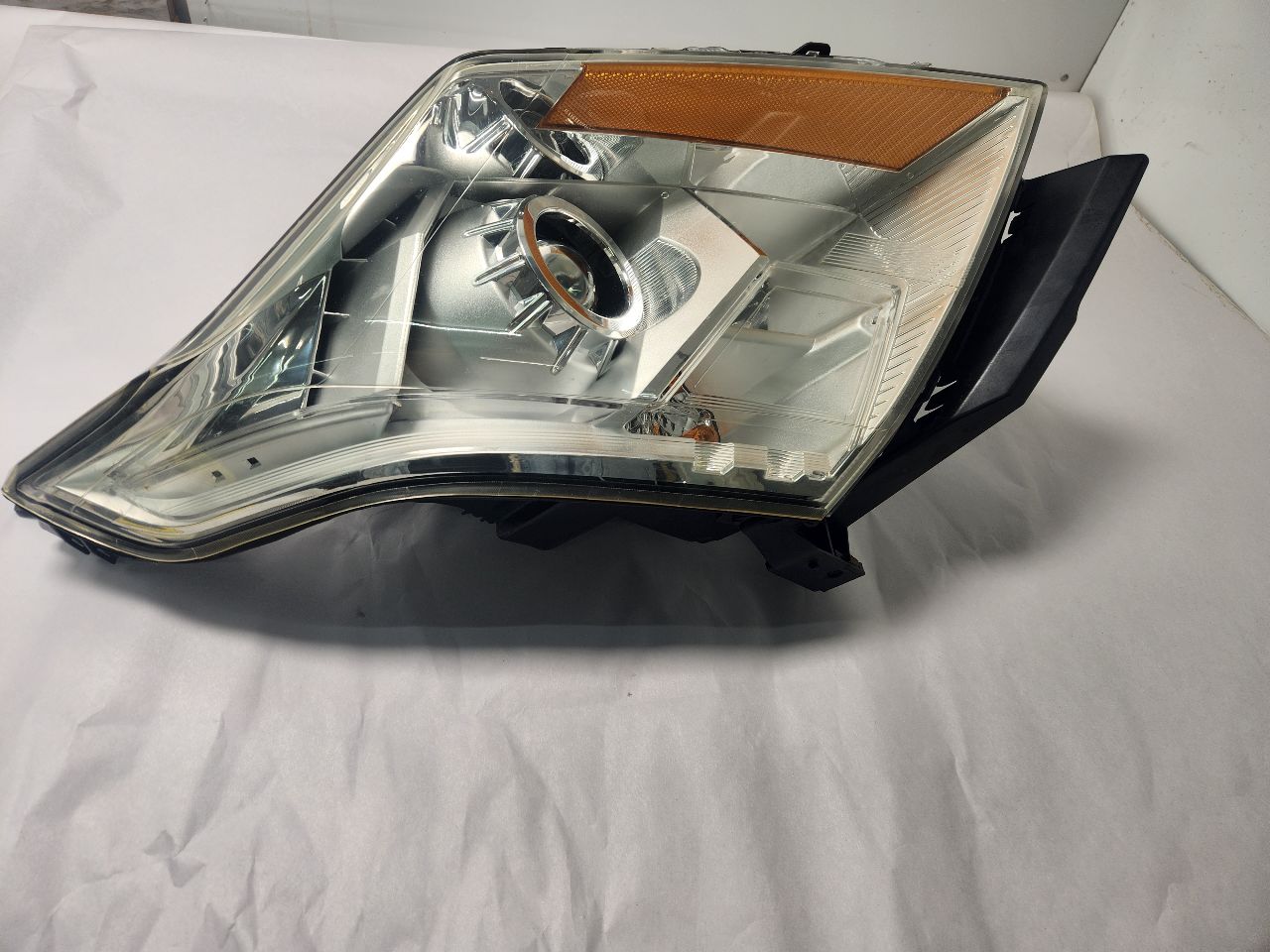 2012 CADILLAC SRX Right HEADLAMP ASSEMBLY - 448333