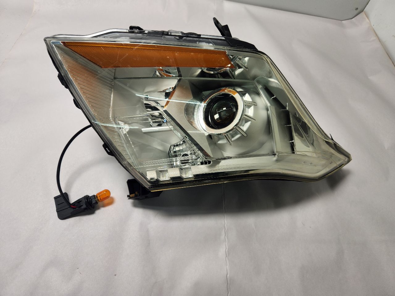 2012 CADILLAC SRX Left HEADLAMP ASSEMBLY - 448334