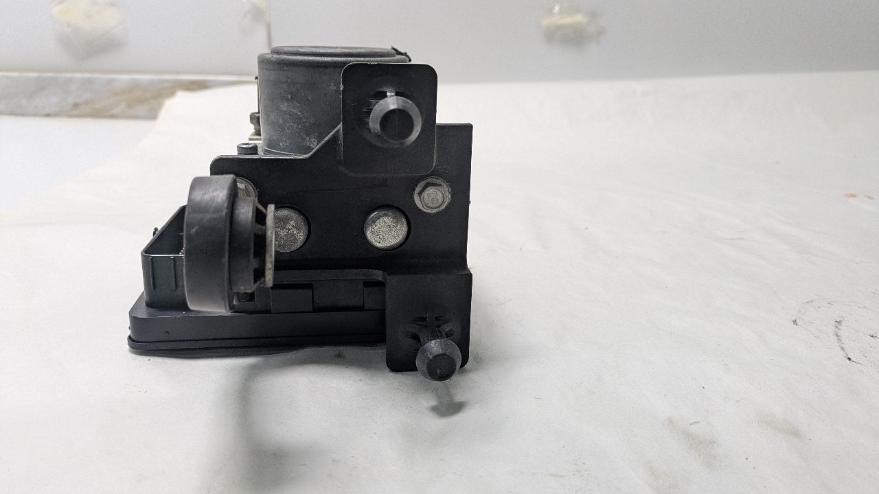 2017 GMC ACADIA Anti-lock Brake Pts - 448390 — photo 3