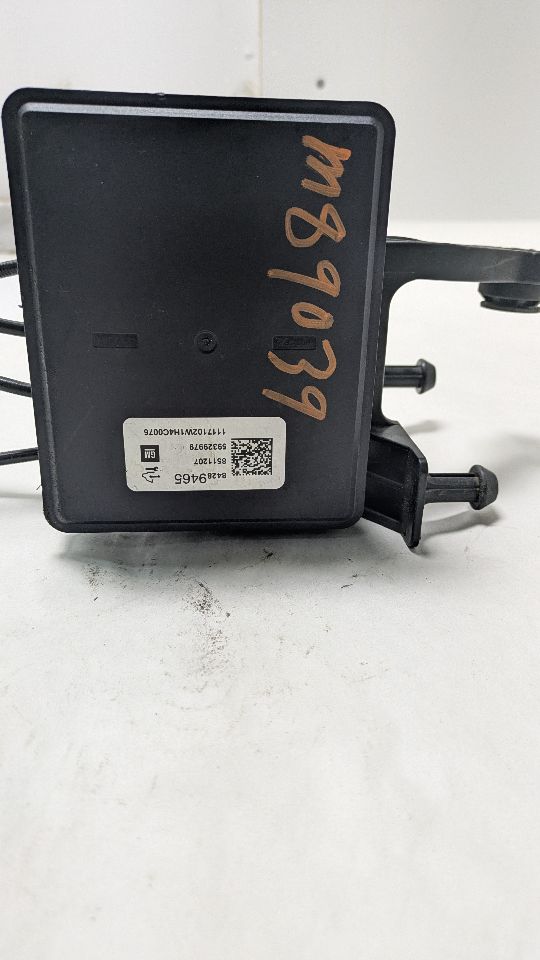 2017 GMC ACADIA Anti-lock Brake Pts - 448390 — photo 8